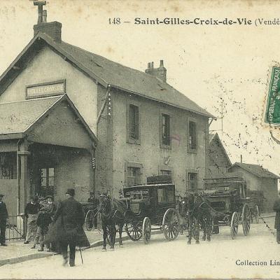 Les gares de Saint-Gilles et Croix-de-Vie