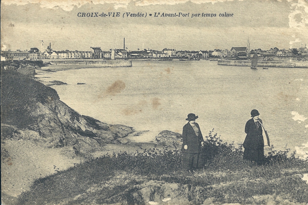 Croix-de-Vie, l'avant-port par temps calme.