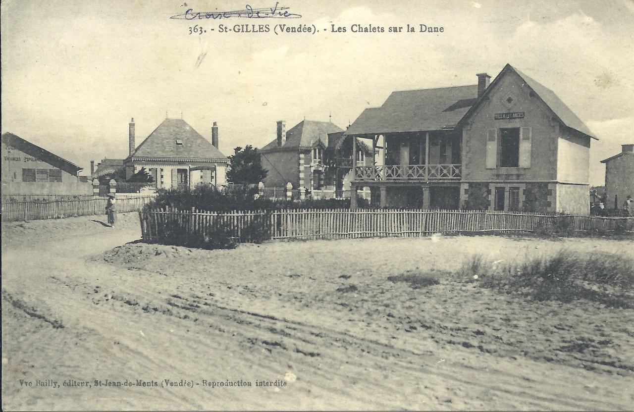 St-Gilles-sur-Vie, les chalets sur la dune.