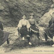 Croix-de-Vie, costumes de jeunes filles.