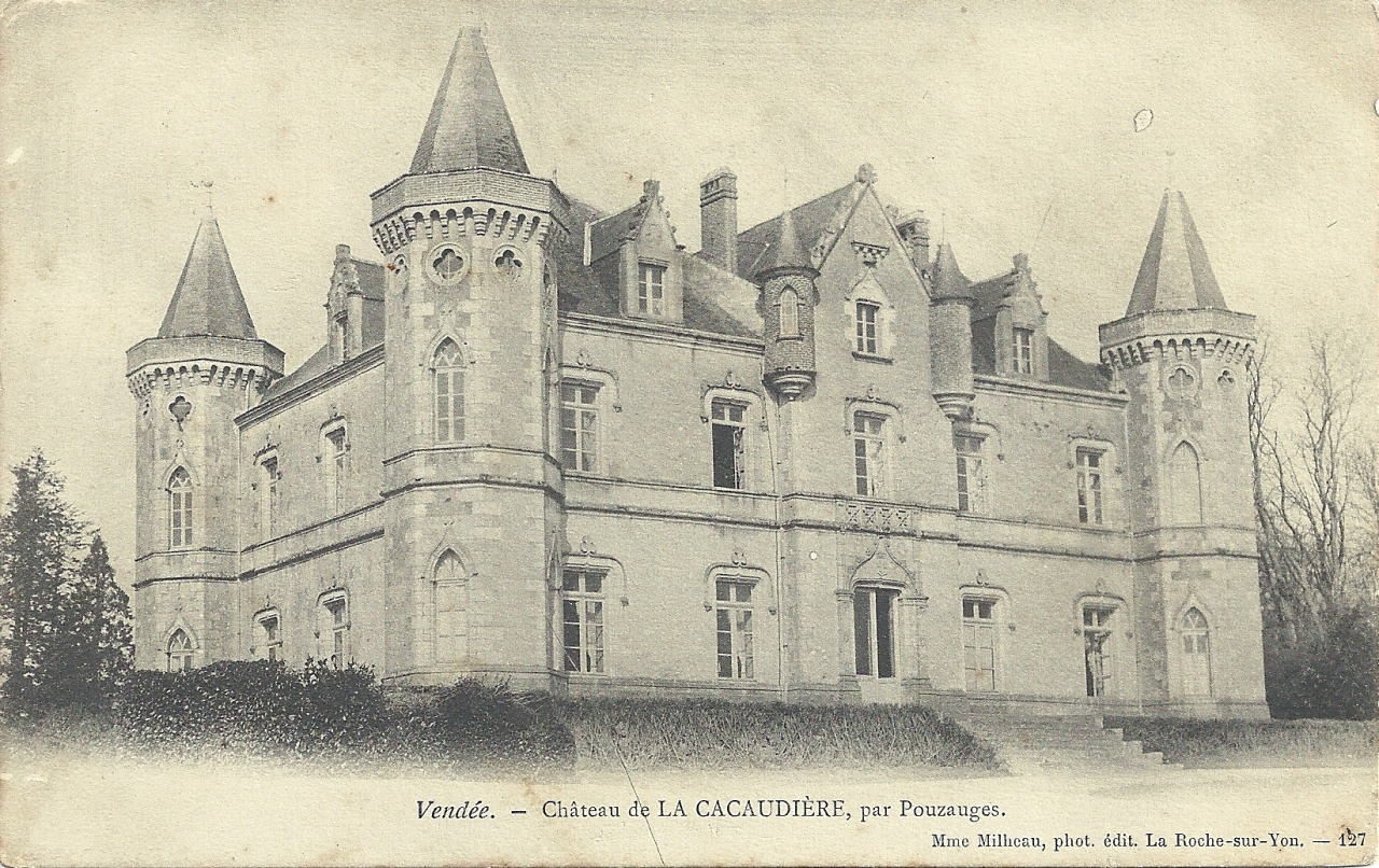 Pouzauges, château de la Cacaudière.