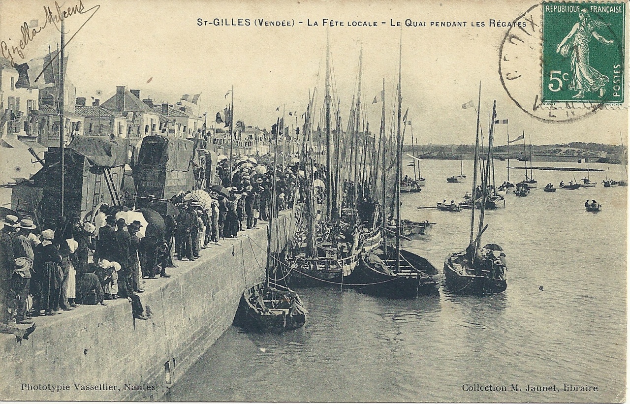 St-Gilles-sur-Vie, la fête locale, le quai pendant les régates.