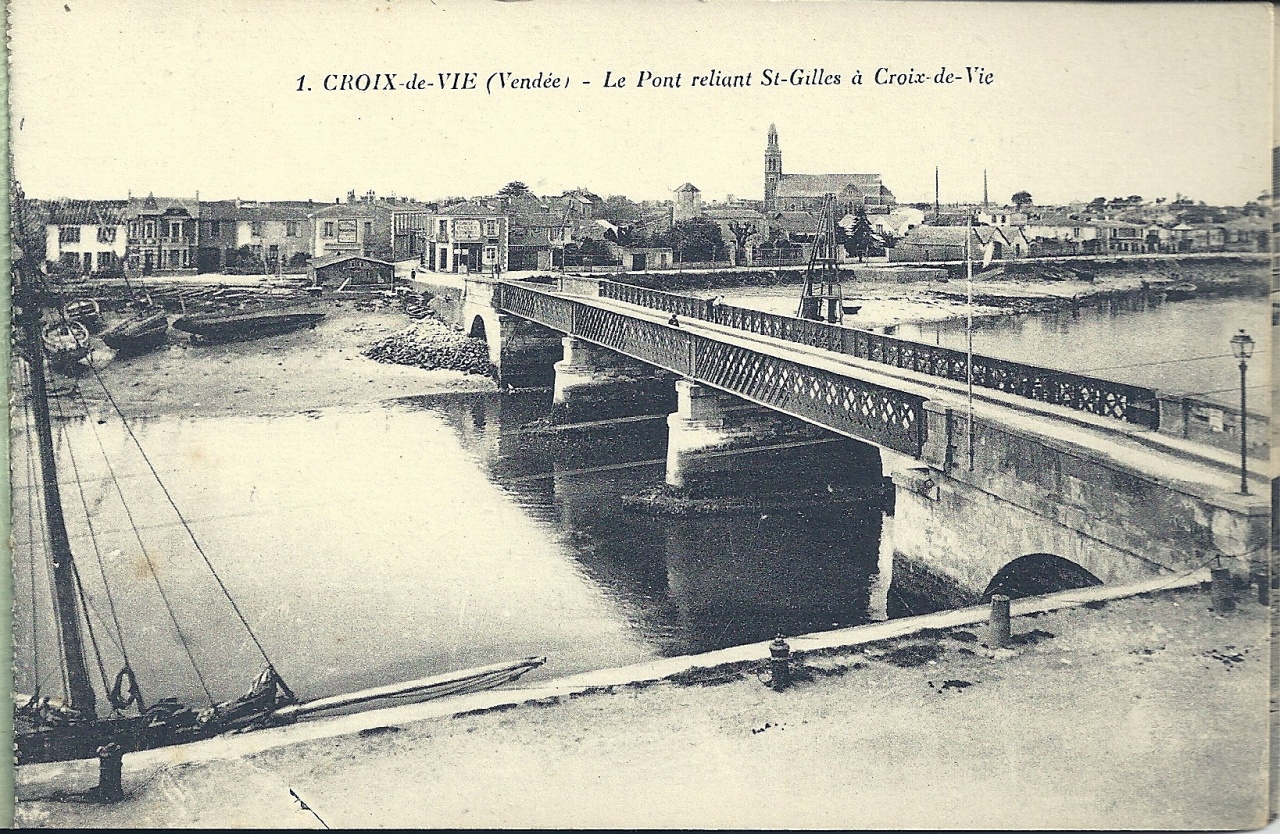 Croix-de-Vie, le pont reliant St-Gilles à Croix-de-Vie.