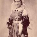 St-Gilles-sur-Vie, costume de mariée vendéenne.