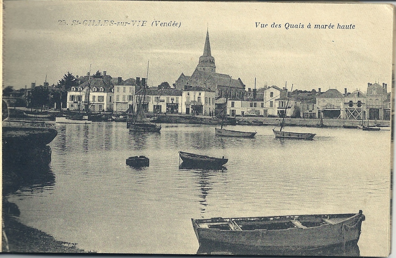 St-Gilles-sur-Vie, vue des quais à marée haute.