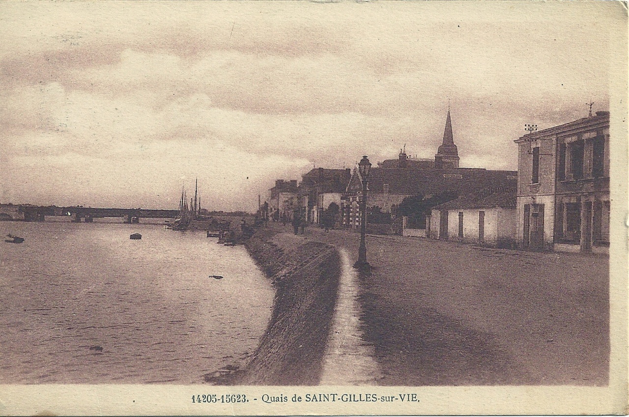 Quais de St-Gilles-sur-Vie.