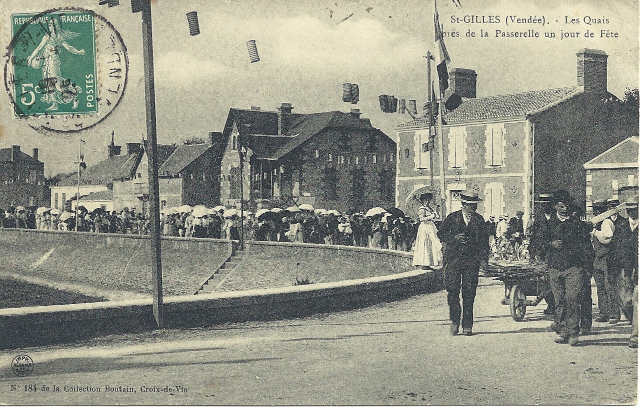 St-Gilles-sur-Vie, les quais, près de la passerelle.