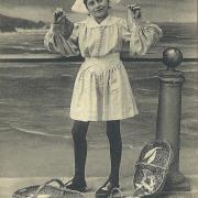 St-Gilles-Croix-de-Vie, une marchande de poissons.