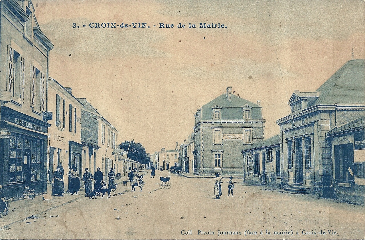 Croix-de-Vie, rue de la Mairie.
