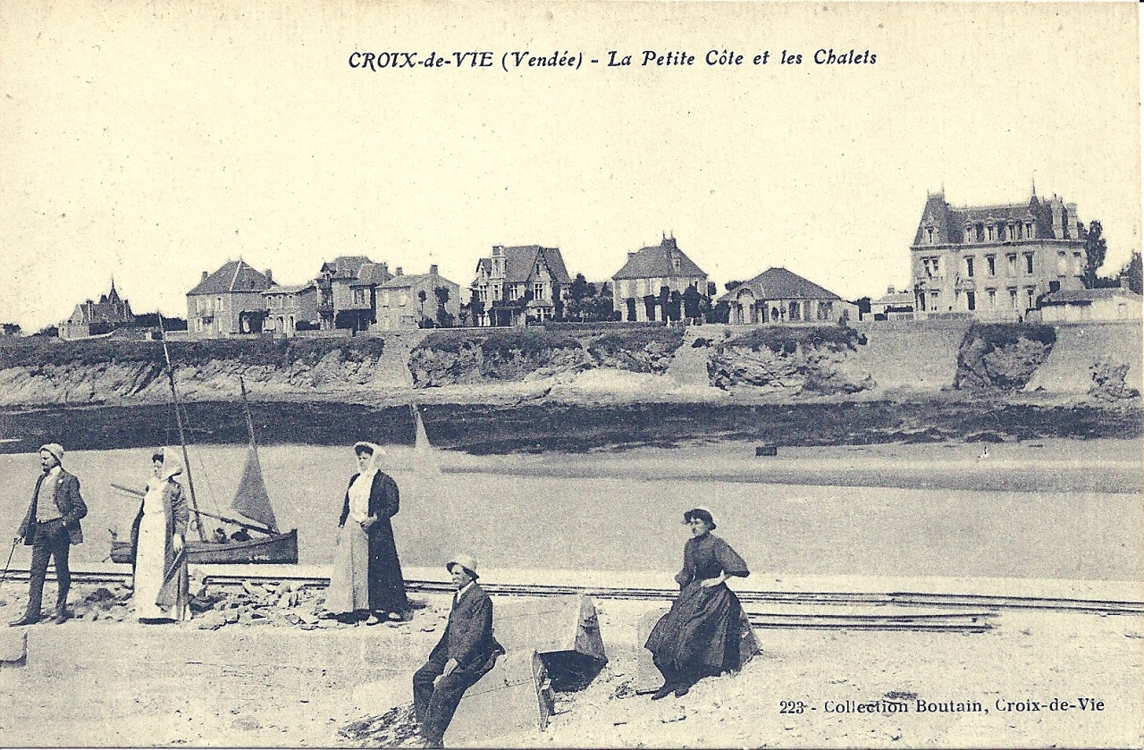Croix-de-Vie, la petite côte et les chalets.
