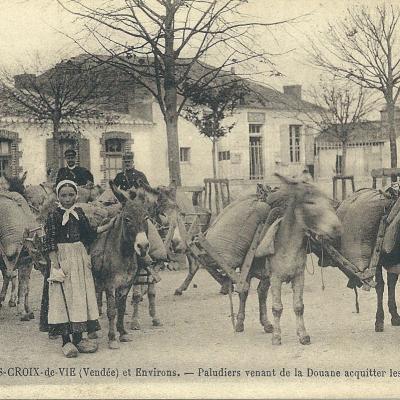 Personnages, costumes et  folklore.