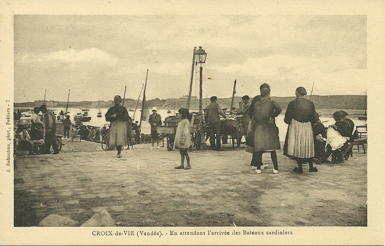 Croix-de-Vie, en attendant l'arrivéée des bateaux.
