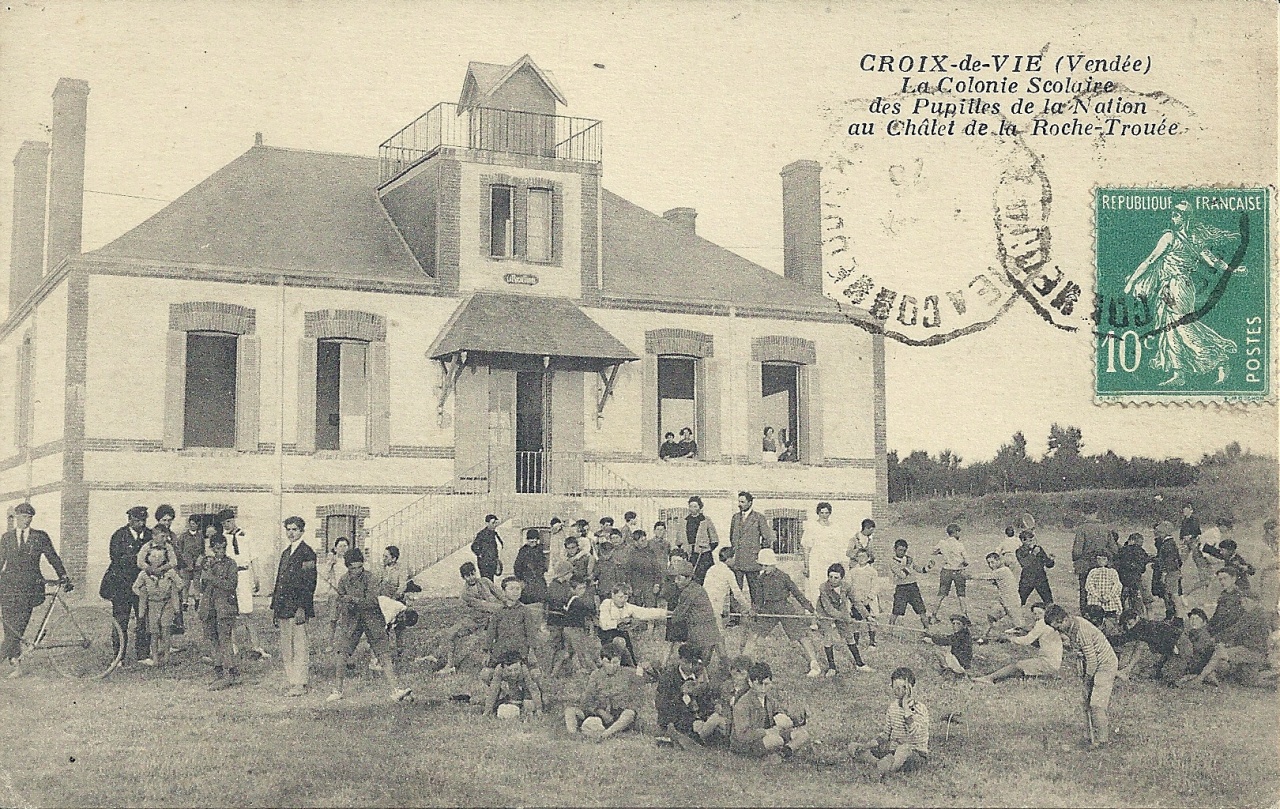 Croix-de-Vie, la colonie scolaire des pupilles de la nation.