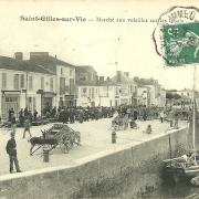 St-Gilles-sur-Vie, marché aux volailles sur les quais.