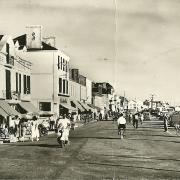 St-Gilles-sur-Vie, l'Hôtel des Voyageurs et le quai.