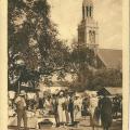 Croix-de-Vie, place de l'église, le marché.