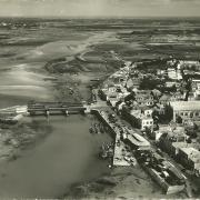 Saint-Gilles-sur-Vie, vue aérienne, le port, et les ponts.