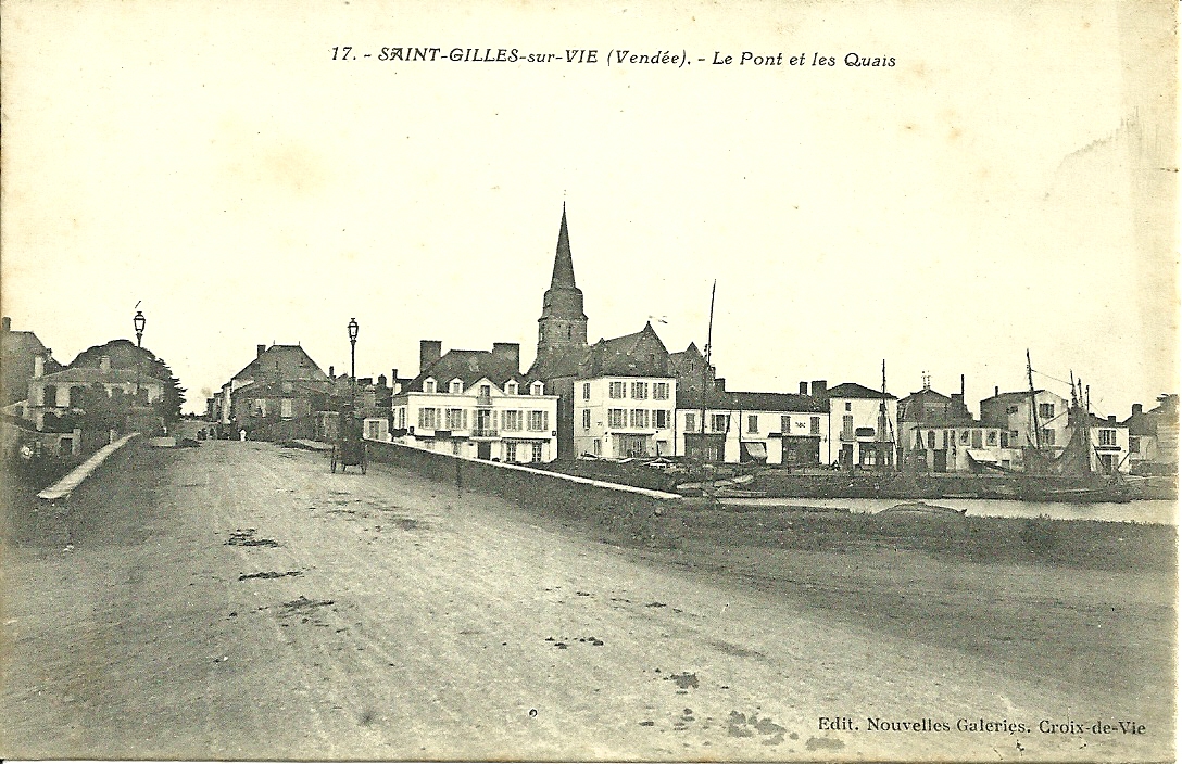 Saint-Gilles-sur-Vie, le pont et les quais.