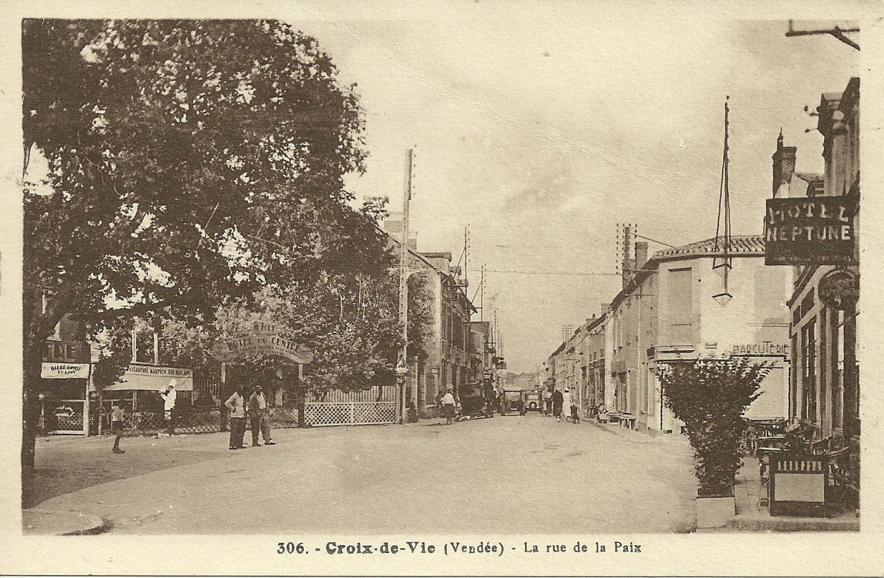 Croix-de-vie, la rue de la Paix.