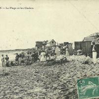Saint-Gilles-sur-Vie, la plage et les chalets.