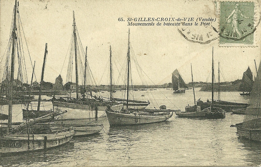 St-Gilles-Croix-de-Vie, bateaux dans le port.