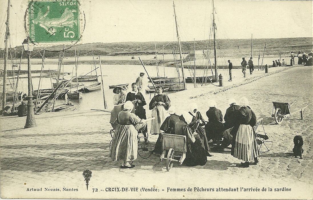 Croix-de-Vie, femmes de pêcheurs attendant l'arrivée de la sardine.