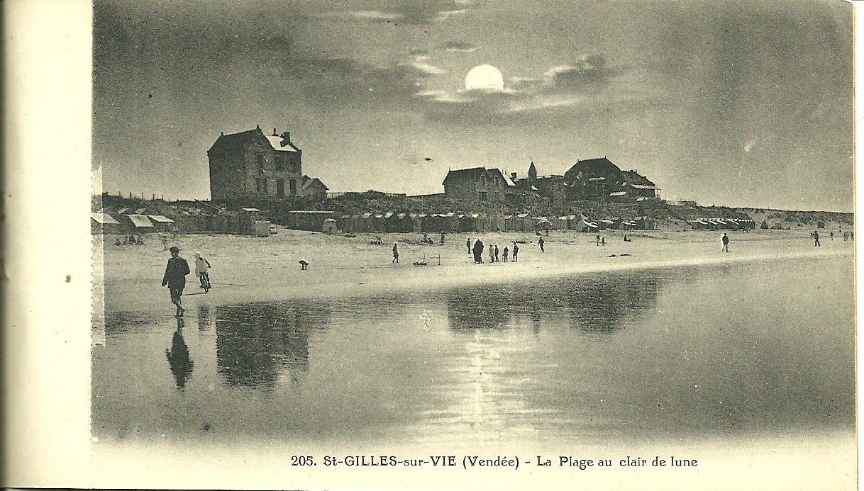 St-Gilles-sur-Vie, la plage au clair de lune.