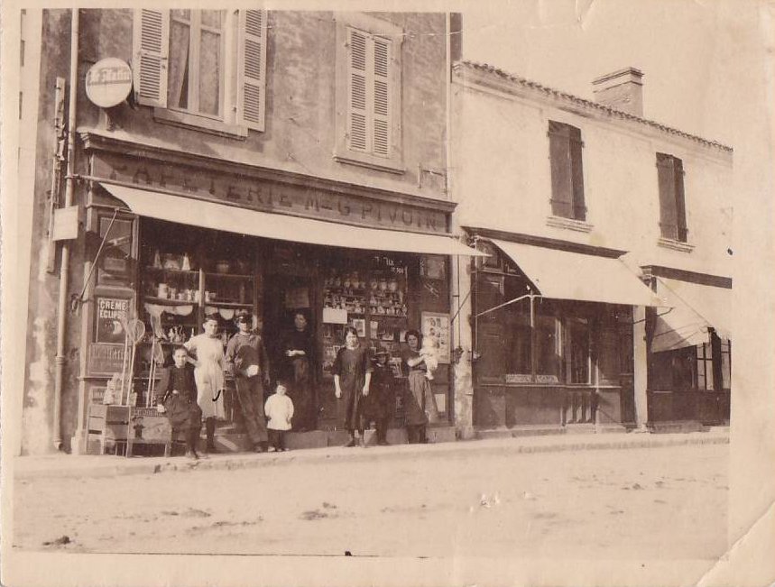 Croix-de-Vie, magasin Pivoin.